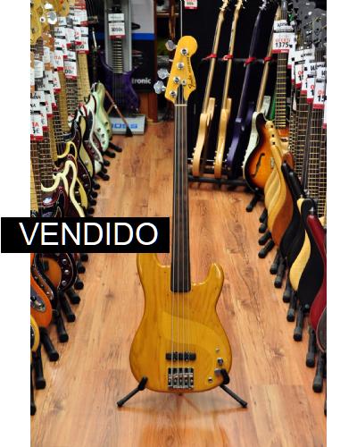 Fender 1977 Precision Fretless